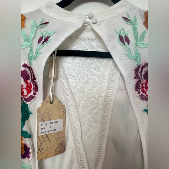 Frock and Frill all over floral embroidered prairie maxi dress in white US sz 4 - Picture 4 of 4